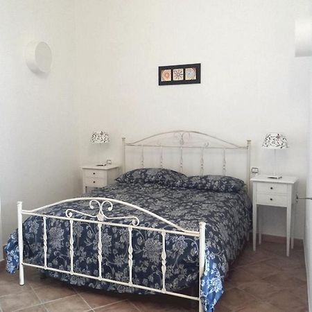La Scaletta 19 Hotel Crispiano Szoba fotó
